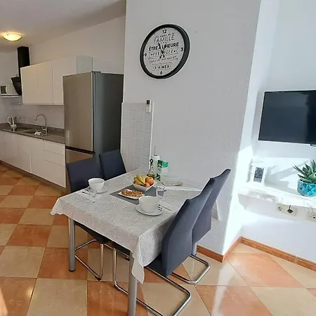 With A Parking Space Duce, - 22598 Apartamento Omiš